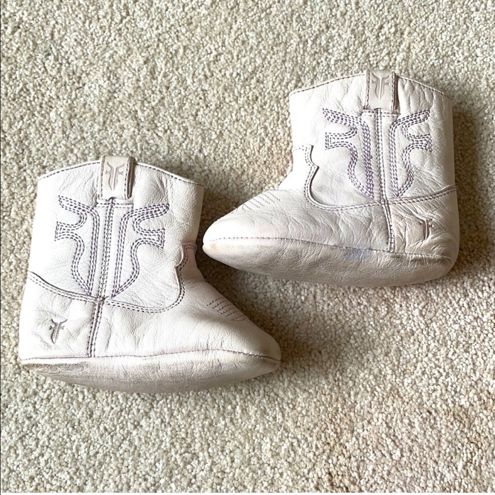 Frye boots pale pink baby booties size 4M.